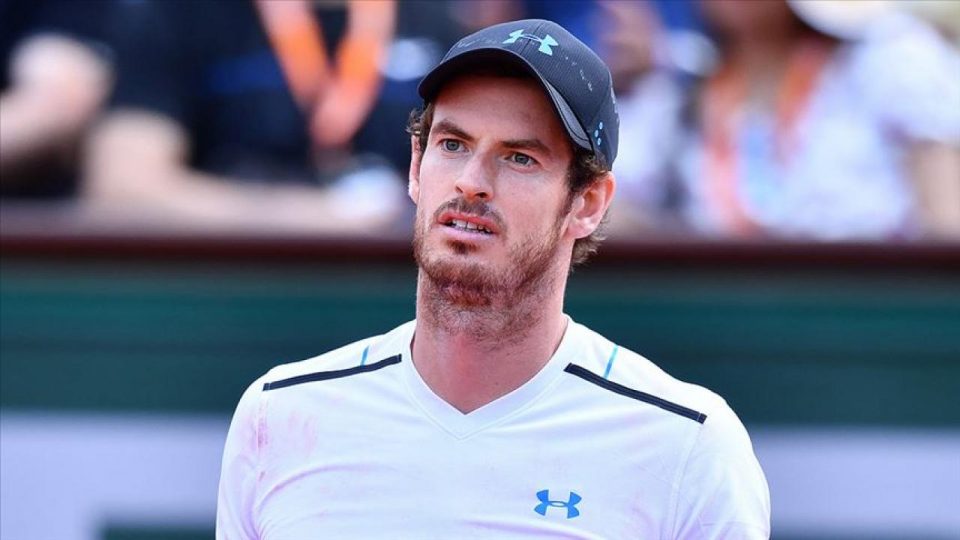 Büyük Britanyalı tenisçi Andy Murray çaldırdığı alyansını arıyor
